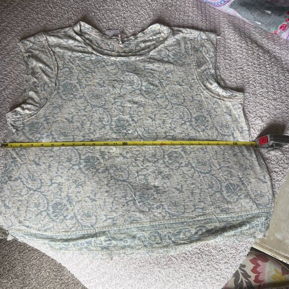 Free People light grey / pink/yellow floral print light weight tshirt - Picture 3 of 5